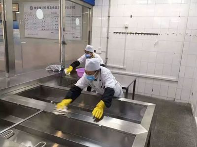 守护舌尖上的防线 他们说，让师生吃得健康安全是首要职责